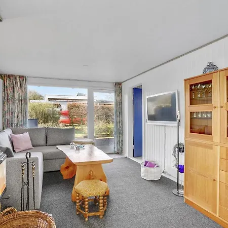 Awesome In With 2 Bedrooms And Wifi Holiday home *